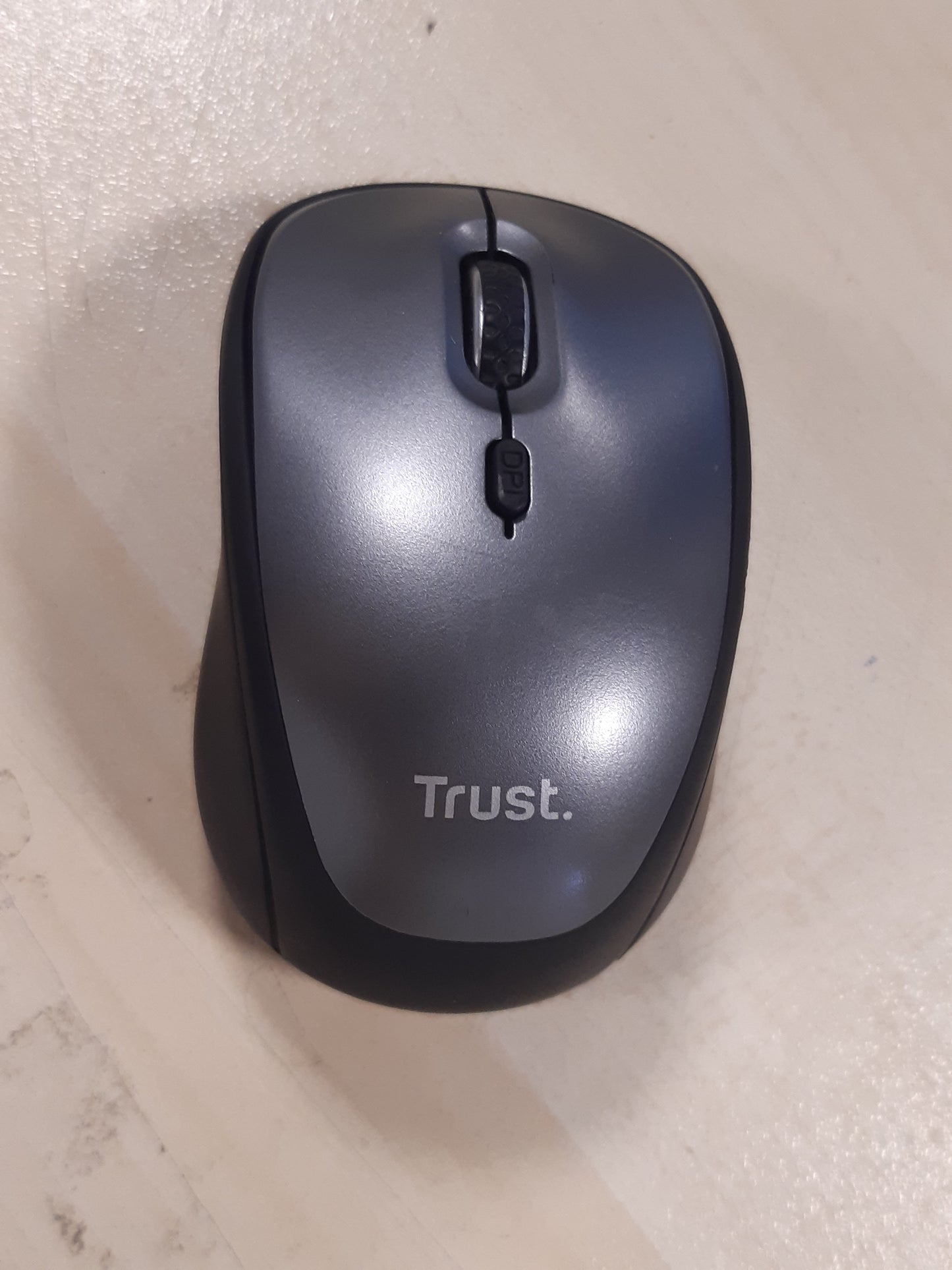 267264 - TRUST Maus pa tel Silent, 800-1600 DPI, 83% plastikë e ricikluar, marrës mikro USB, për laptop, PC, Mac - i zi