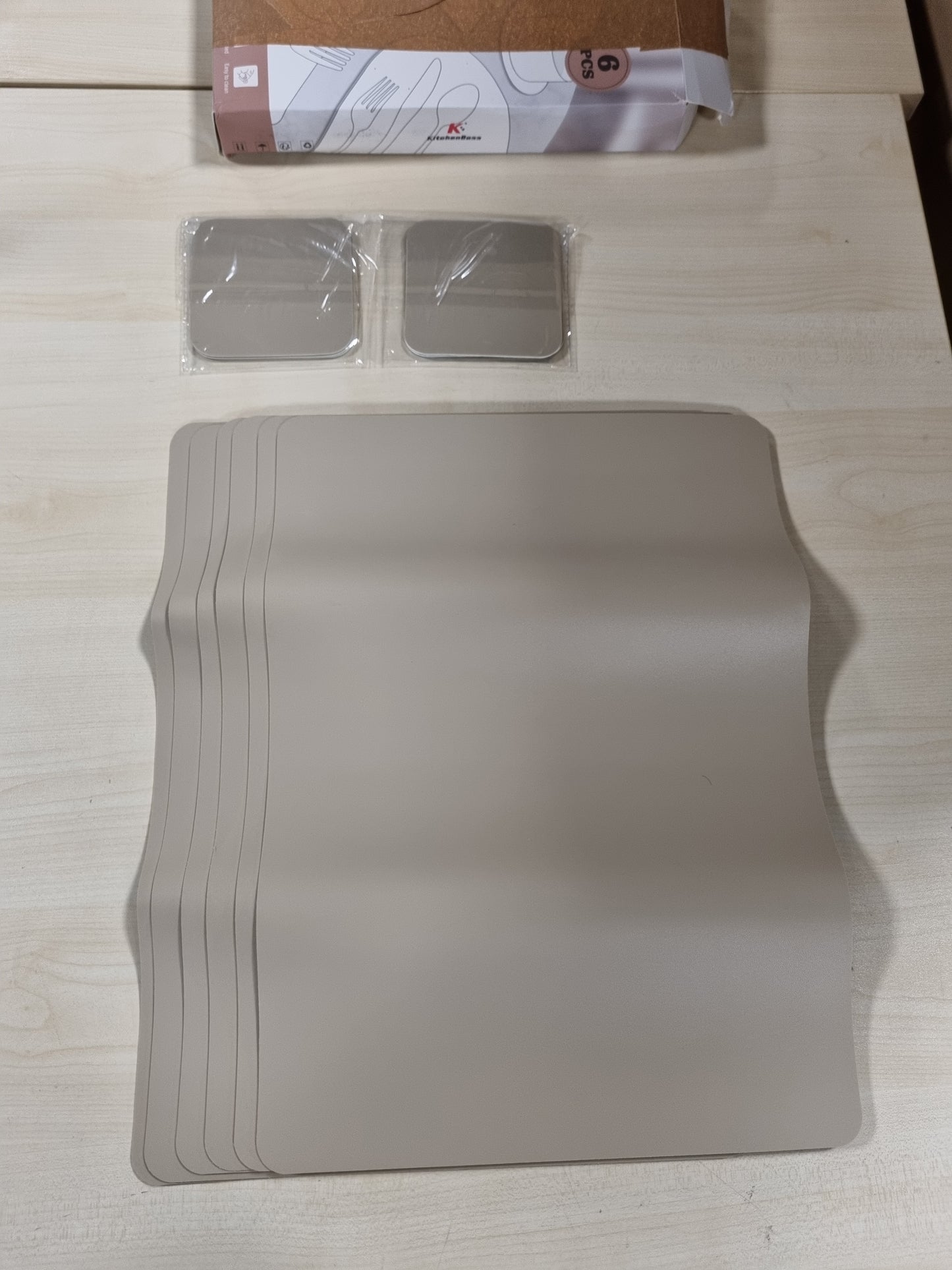 218968 - KitchenBoss Set me 6 mbulesa tavoline dhe mbështetëse - Ø43x30cm - mbulesë tavoline e lahet - rezistente ndaj nxehtësisë