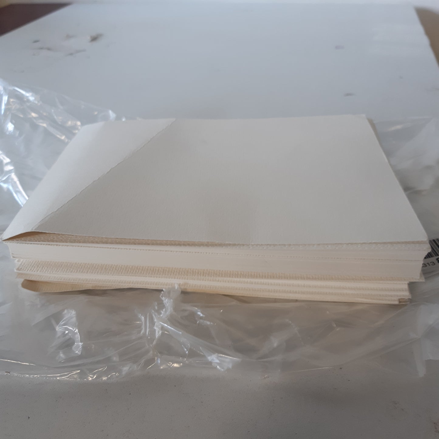 225030 - 80 fletë letër për bojëra uji A5, letër 300g për pikturim me bojëra uji, (21.1 x 14.7 cm)