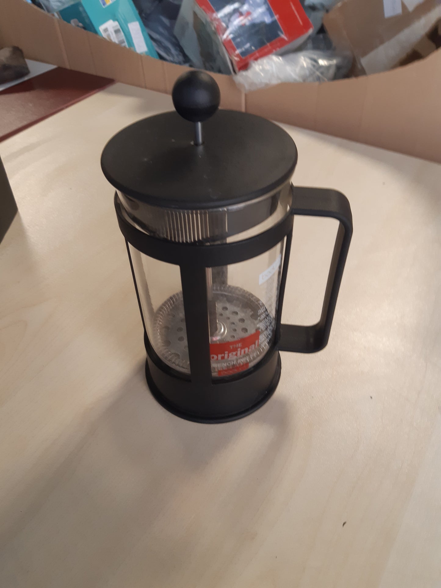 222685 - BODUM | Makinë kafeje Kenya | Kapacitet 1L / 8 Filxhanë | Presë manuale franceze | Qelqi borosilikat dhe çelik inox | Mund të lahet në lavastovilje | Prodhuar në Portugali.