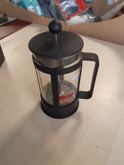 222685 - BODUM | Makinë kafeje Kenya | Kapacitet 1L / 8 Filxhanë | Presë manuale franceze | Qelqi borosilikat dhe çelik inox | Mund të lahet në lavastovilje | Prodhuar në Portugali.
