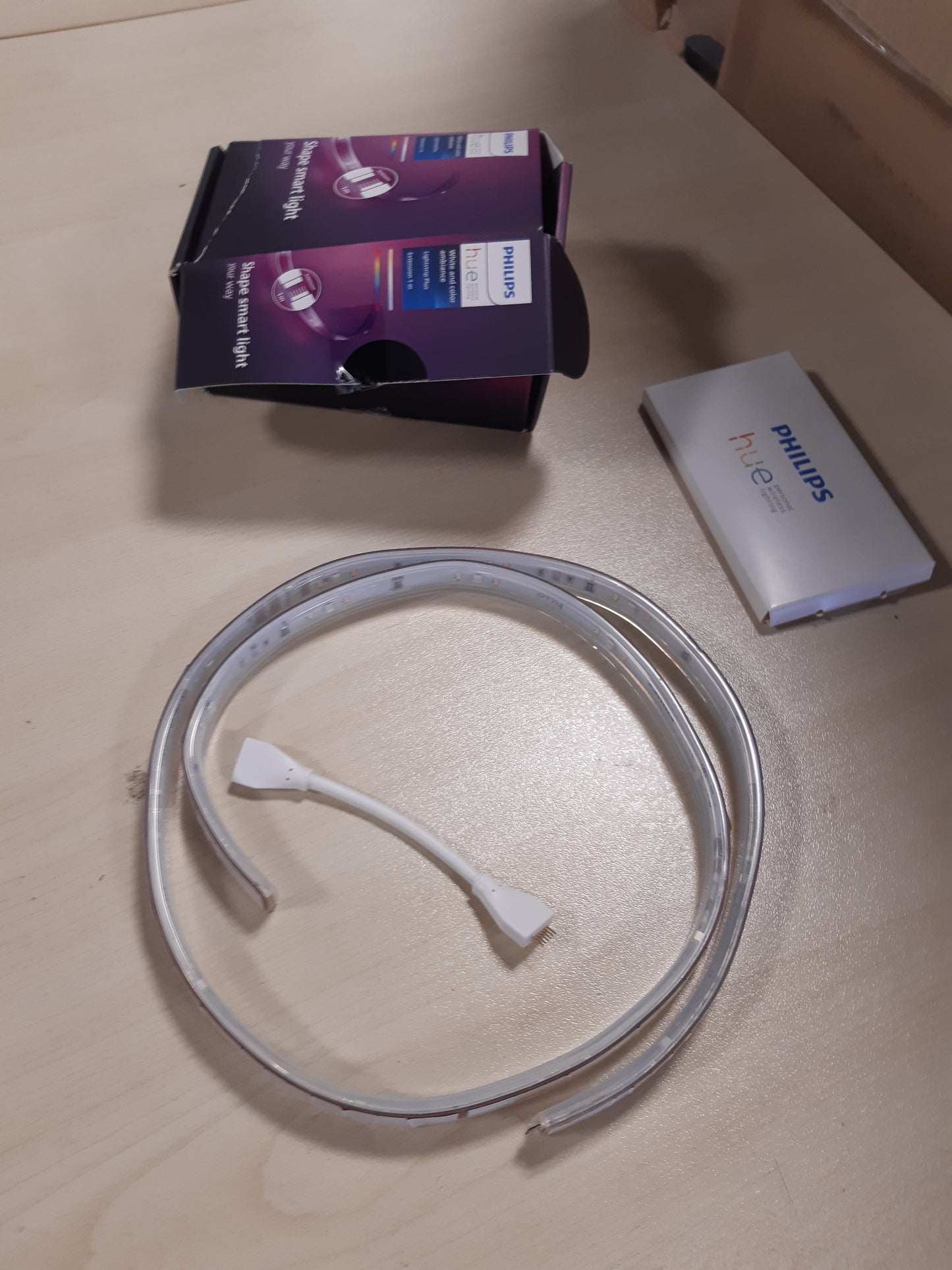 167858 - PHILIPS Hue White & Color Ambiance Lightstrip Plus Extension, Shirit LED 1m me 16 Milionë Ngjyrat, Kontroll i Dritës Nëpërmjet Zërit apo Aplikacionit