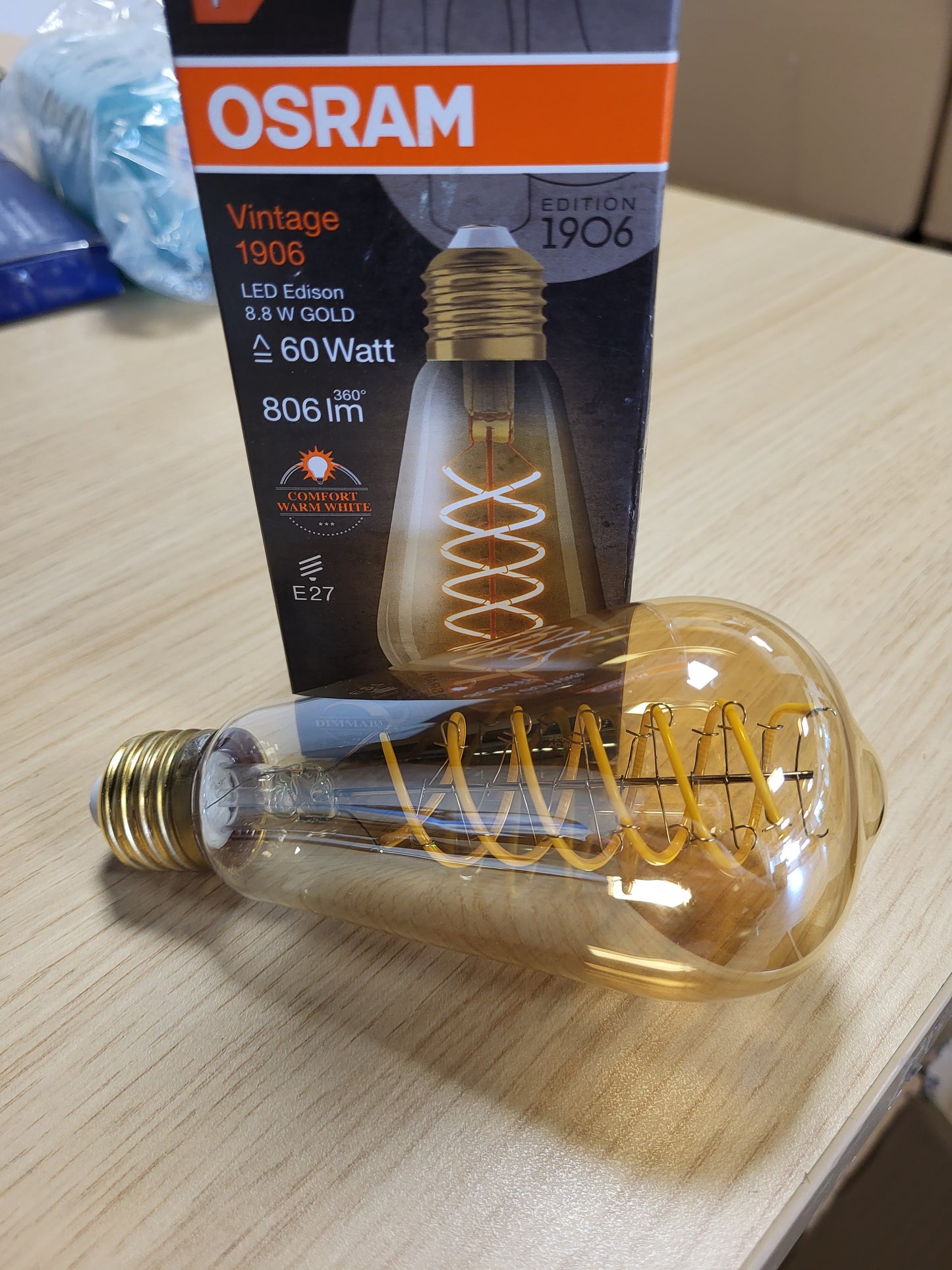 248838 - LLAMBË LED OSRAM Vintage 1906® Classic Edison FIL 60, 27 baza, e zbehtë, ngjyrë ari, 8.8W, 806lm, 2400K, dritë e bardhë e ngrohtë