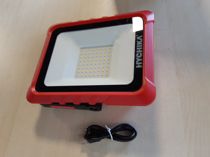 214054 - HYCHIKA Dritë LED e rikarikueshme, 20W 2000 lumen 6500K, IP65 rezistente ndaj ujit