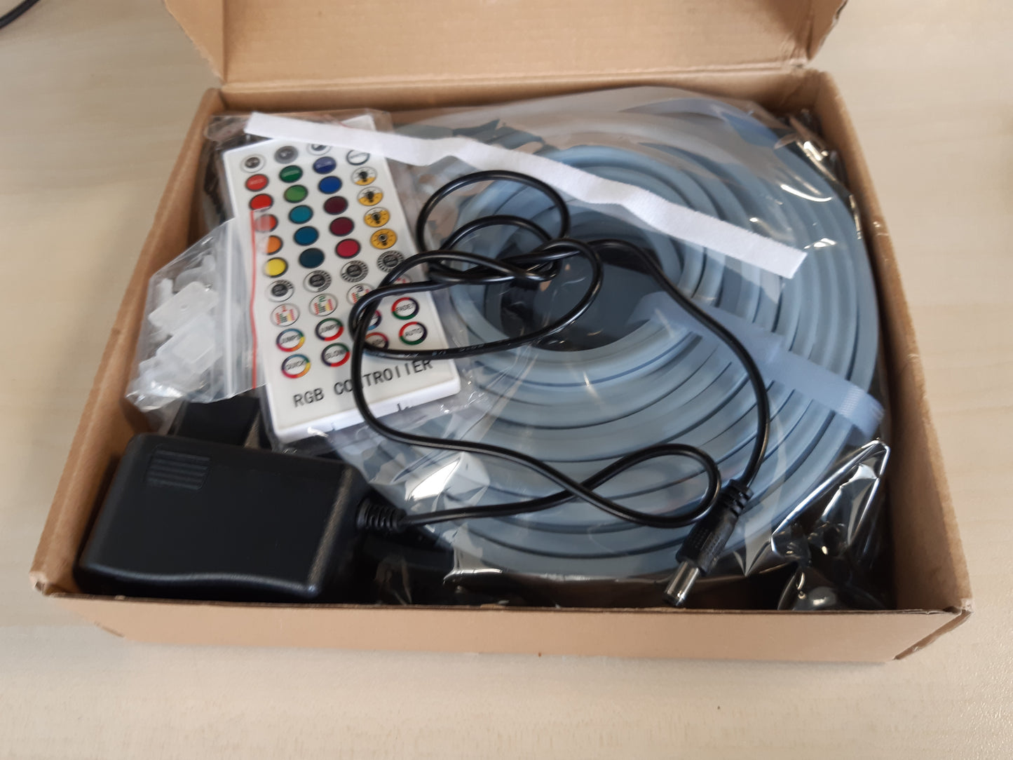 167412 - CALFLUX Shirit LED Neon 10m, IP65 i Papërshkueshëm nga Uji, Ngjyra RGB, Me Telekomandë Bluetooth, Voltazh 24V, Përdorim për Dekorim të Brendshëm/Të Jashtëm