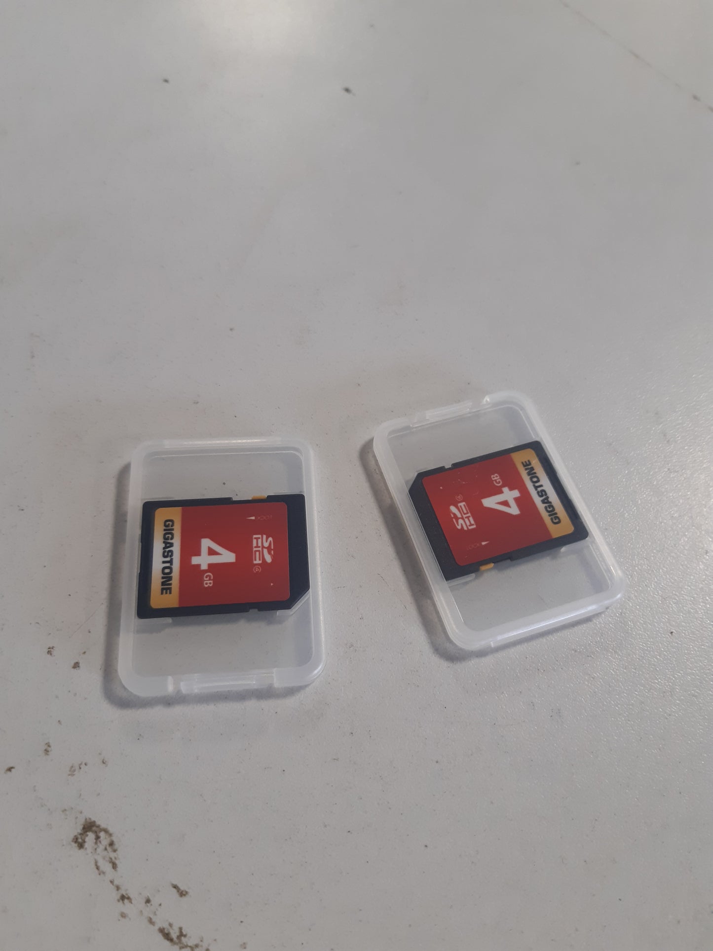 268888 - GIGASTONE Kartë Memorie 4GB SDHC, pako me 2 karta, Seria Prime, Klasa 4, me 2 kuti mbrojtëse