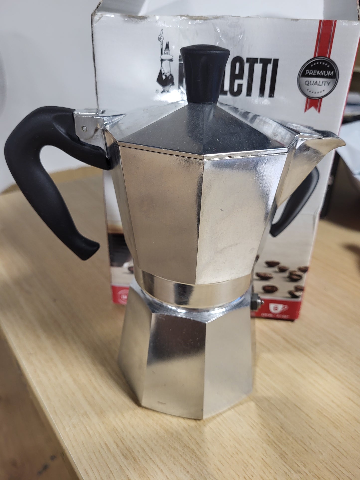 213736 - BIALETTI Makinë Espressoje Moka Express në Sobë, Alumini, 270 ml