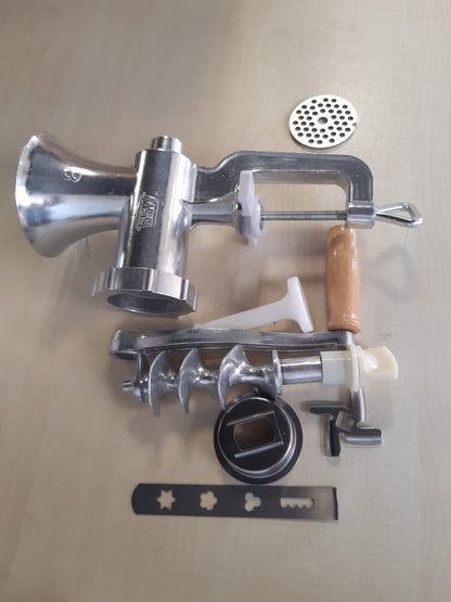 192484 - GSW - Mulli mishi Madhësia Nr. 8, prej Alumini dhe Çeliku Inox, me Teh dhe Pllakë Bluarjeje, përfshirë Aksesorin e Brumit dhe Shtytësin, Argjendi