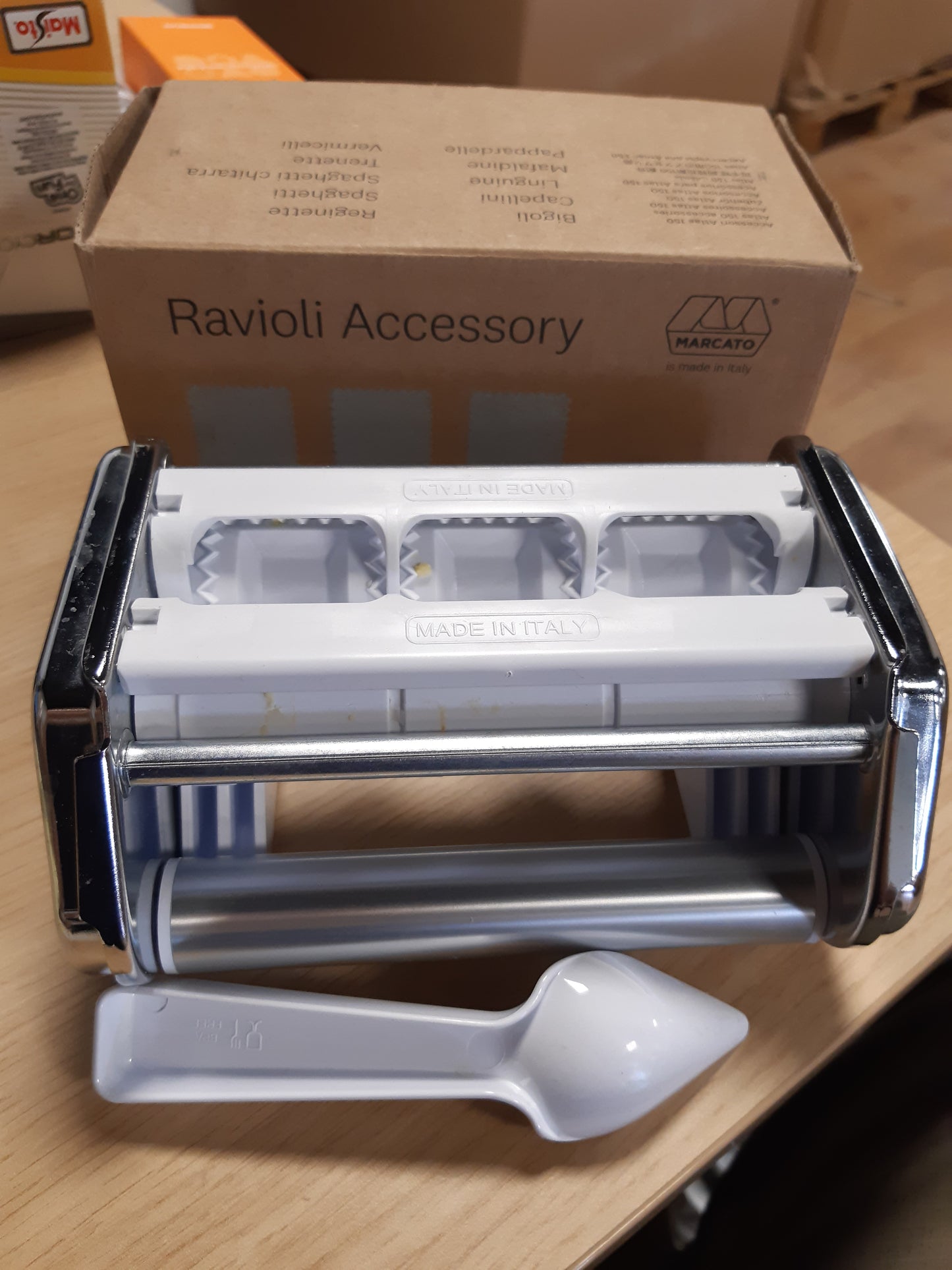 239545 - MARCATO Pajisje për makinën e makaronave, makinë për ravioli, kapacitet prerjeje 150 mm, prodhuar në Itali, e pajtueshme me Atlas 150 dhe motorin Atlas