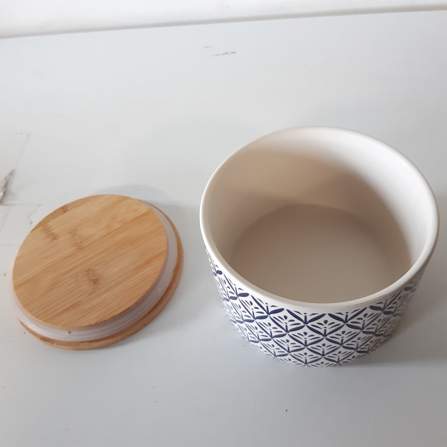 223197 - WENKO Enë ruajtëse Lorca, 0.75 l, Ø 14 x 9.5 cm, e bërë nga qeramikë me cilësi të lartë, shumëngjyrëshe