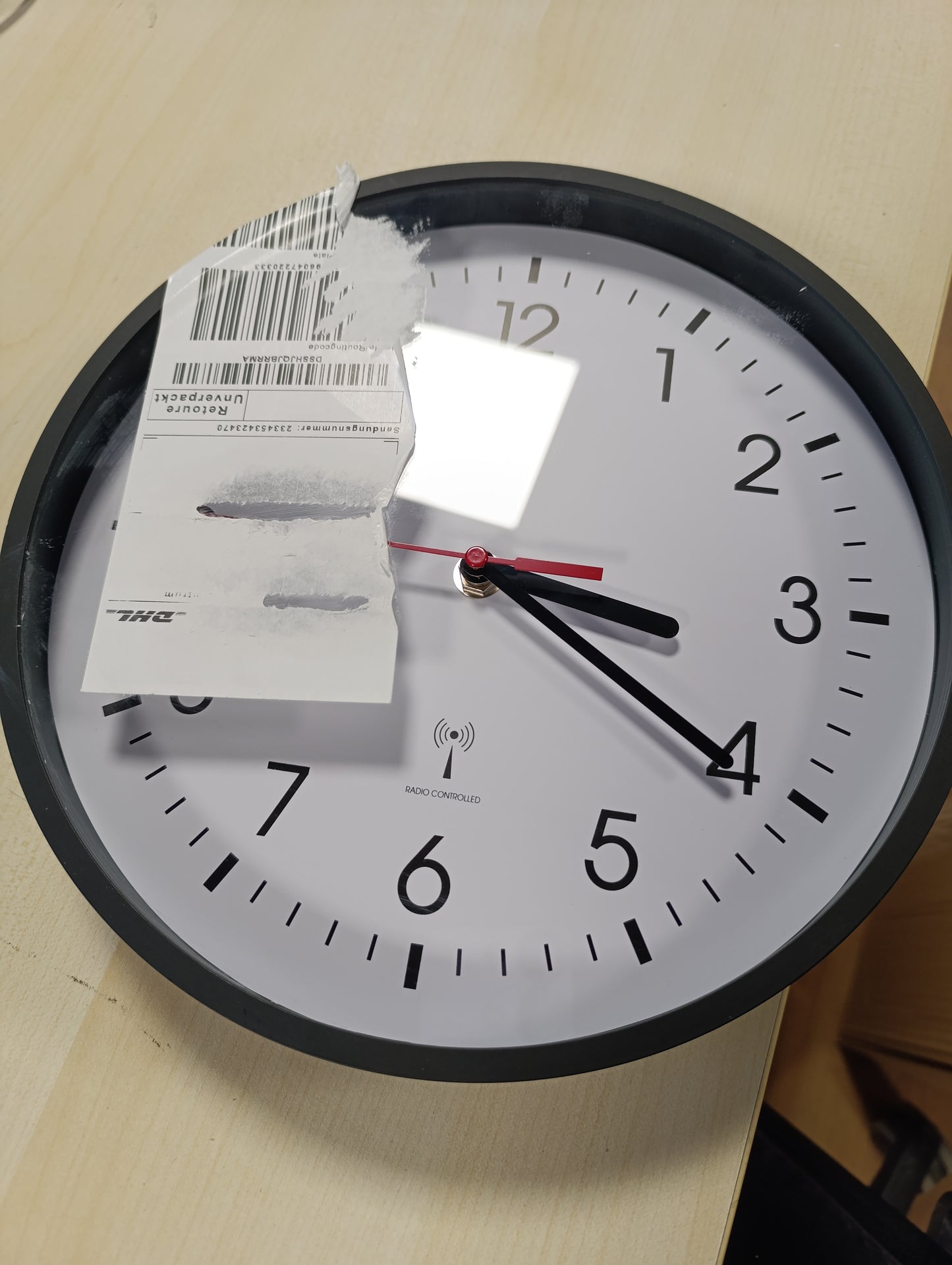 247567 - TFA DOSTMANN - Orë muri analoge me radio-kontroll, 245 x 245 x 42 mm, e zezë
