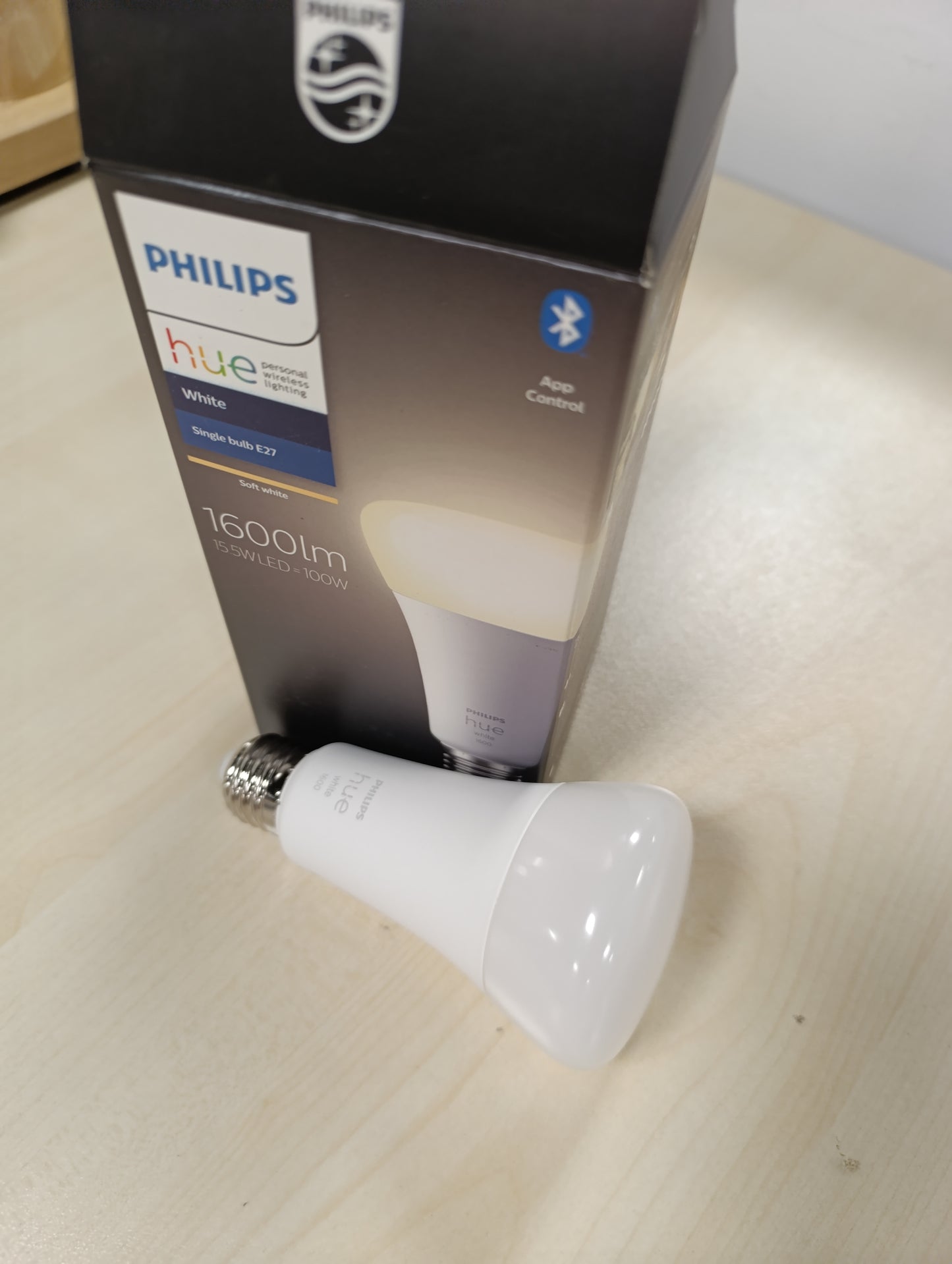 261200 - PHILIPS Hue White E27, 1600lm, dritë e bardhë e ngrohtë, e errësueshme, kontrollueshme përmes aplikacionit, e pajtueshme me Amazon Alexa