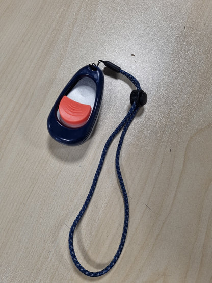 242875 - COACHI Multi-Clicker, aksesor për qen, kontroll i volumit me 3 cilësime, i lehtë për t'u klikuar, rrip kyçi i rregullueshëm, pajisje klikimi për qen, për stërvitjen e qenve, duke përfshirë qentë dhe këlyshët e ndjeshëm.