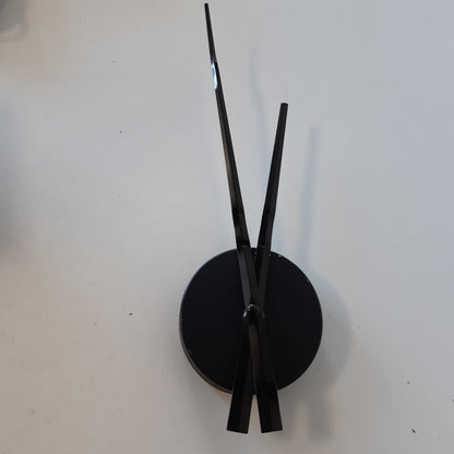 257236 - TFA DOSTMANN Orë minimaliste muri, mekanizëm vetë-montimi, 9.6 x 3.3 x 31 cm, e zezë, 60.3036.01