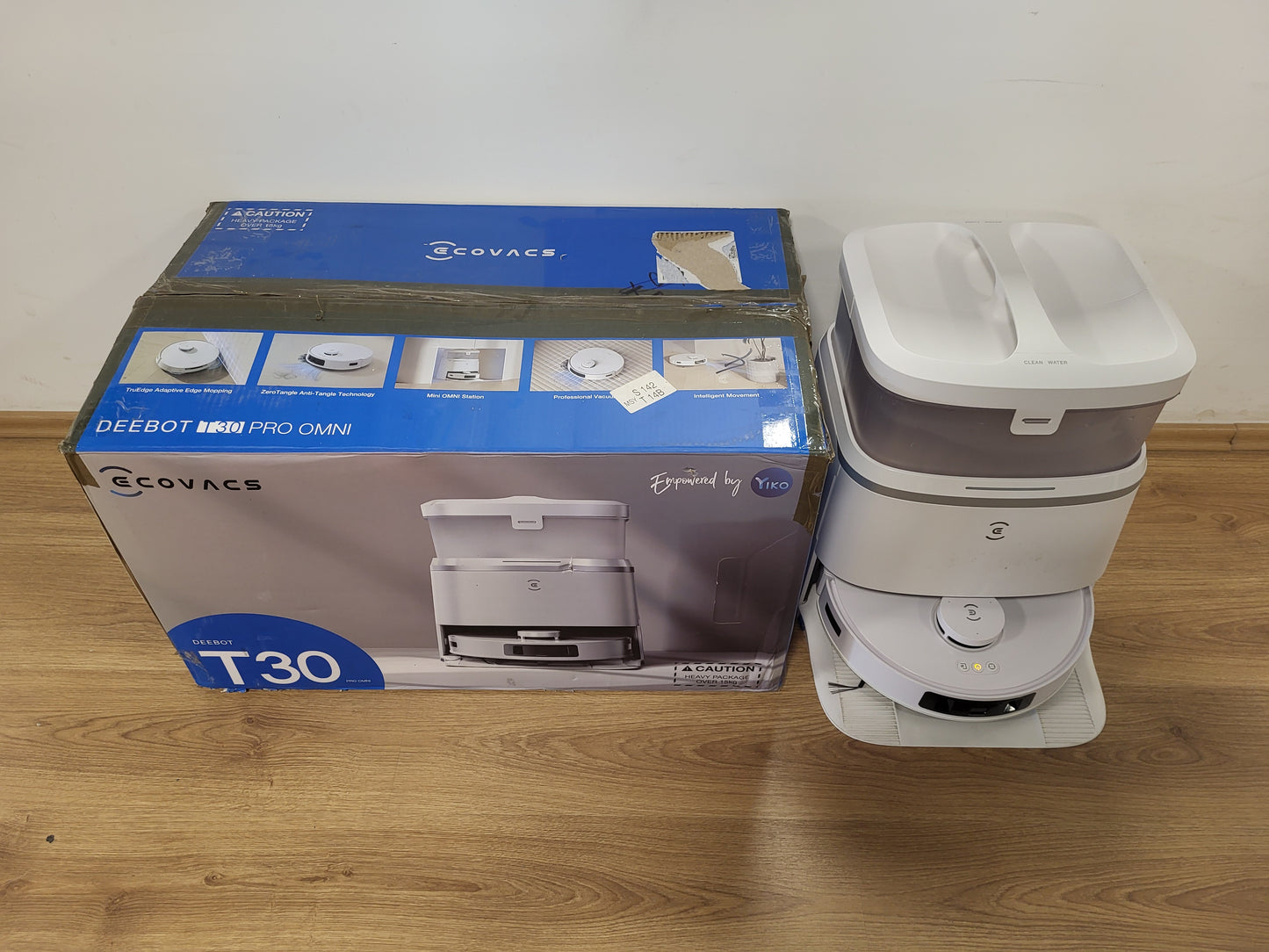 162008 - ECOVACS Fshesë me korrent DEEBOT T30 Pro Omni Mini Station, Pastrim i lagësht TruEdge™, Furçë ZeroTangle™, Fuqia 11,000 PA, Mopa të larëshme me ujë të ngrohtë, Pastrim i thellë, Ngjyra Argjend