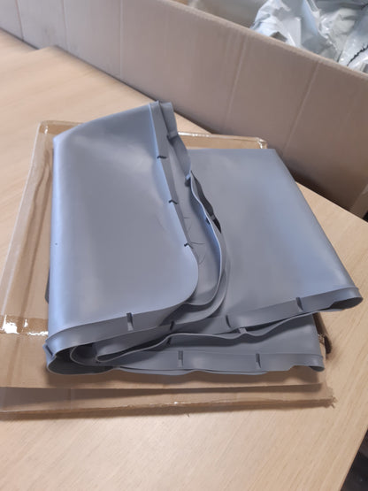 202173 - DYSHEME prej SILIKONI, XXL 88 x 56 cm,  i papërshkueshëm nga uji, jo i rrëshqitshëm, i lehtë për t’u pastruar, gri, e përshtatshme për putrat e maceve, për tasat dhe kutitë e maceve