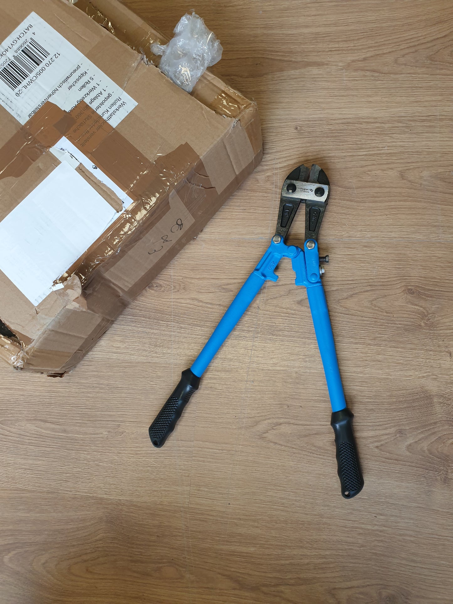 256479 - HÖGERT TECHNIK Gërshërë prerëse bulonash 450 mm, gërshërë profesionale kompakte për bulona, tehe prerëse shumë të forcuara, çelik krom-molibden me cilësi të lartë