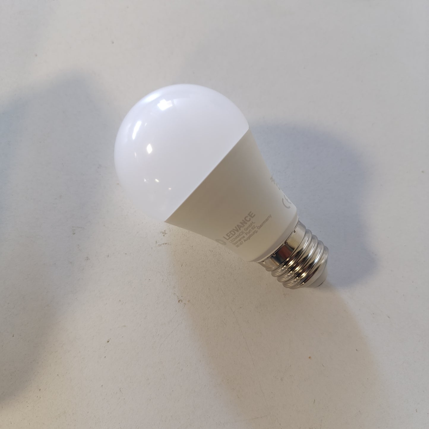 224234 - LEDVANCE Llampa LED SMART+ MATTER, E27, 9W, 806lm, dritë me ngjyrë të bardhë të ngrirë, jetëgjatësi deri në 20,000 orë, pako e vetme