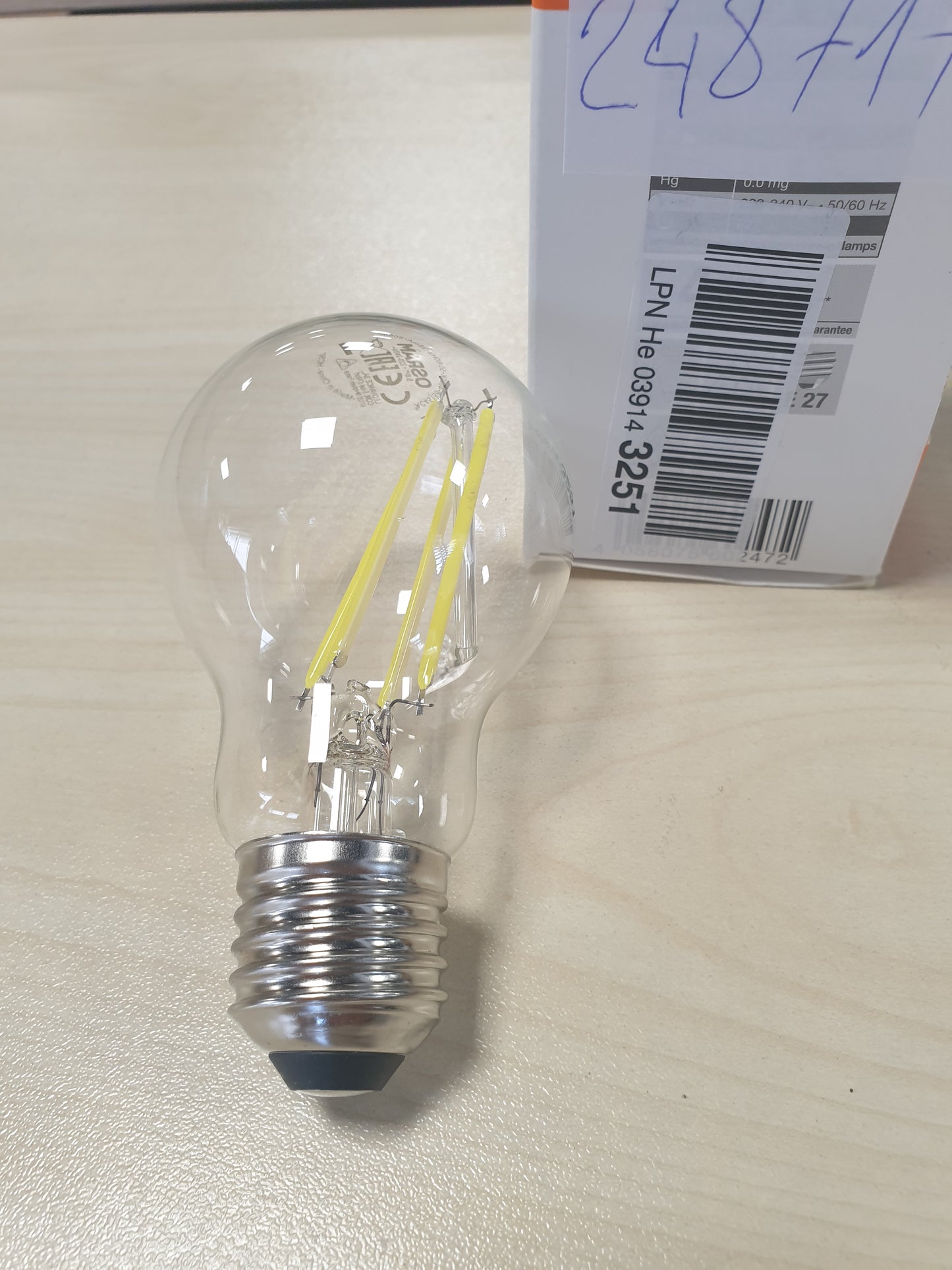 248717 - Osram Llampa LED me errësim, Formë llambë klasike, E bardhë e ftohtë, Ekuivalente me 60W