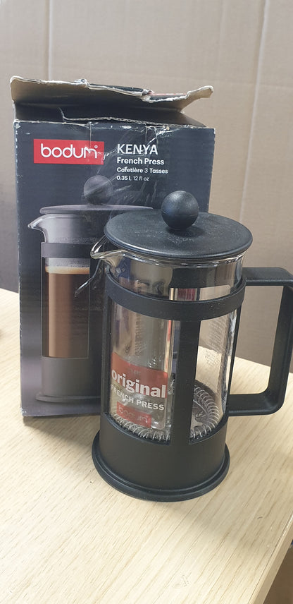 247796 - BODUM Makinë kafeje Kenya 350 ml / 3 Filxhanë - Presë franceze manuale nga qelqi borosilikat dhe çelik inox, mund të lahet në lavastovilje, prodhuar në Portugali