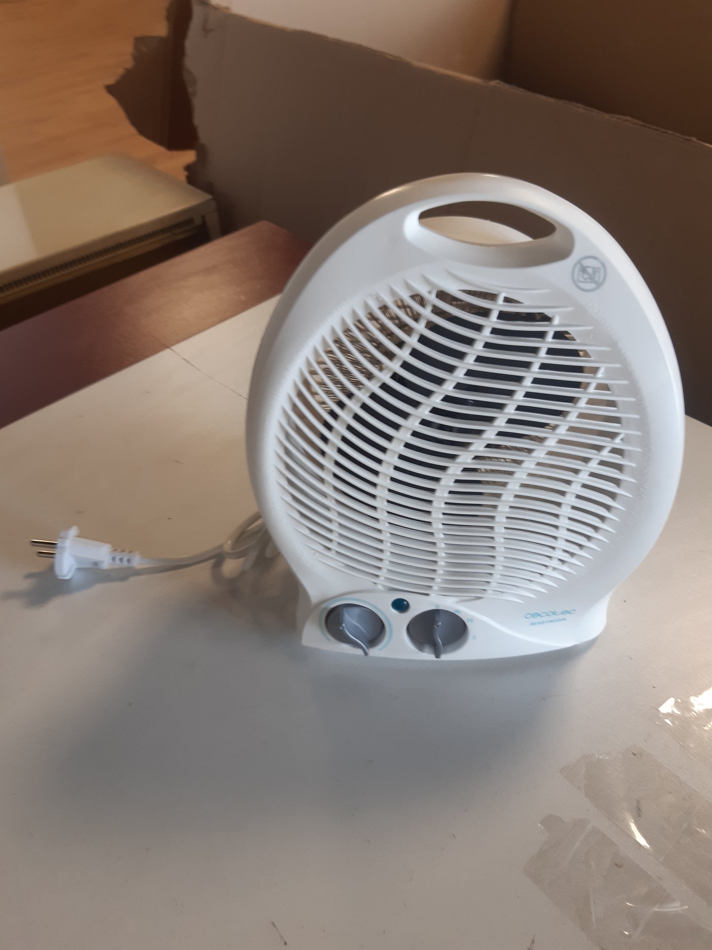 256294 - CECOTEC Ngrohës me ventilator 2000W, termostat i rregullueshëm, 3 mënyra funksionimi, për dhoma deri në 15 m²