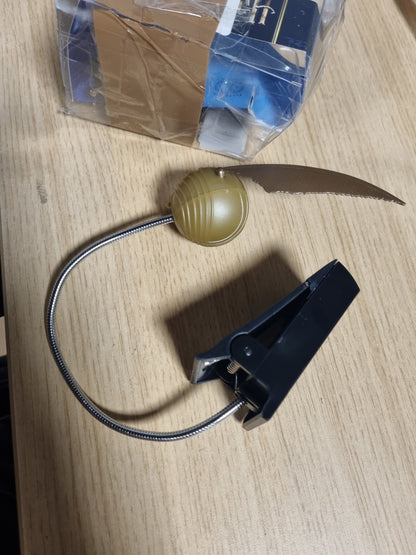217400 - LLAMBË LEXIMI GOLDEN SNITCH ME KAPËSE LUMI -  Funksionon me bateri, mall i licencuar zyrtarisht i Harry Potter