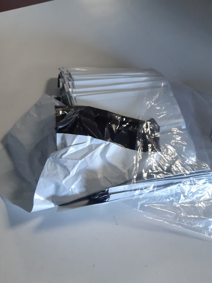 248854 - Pako me 100 qese plastike transporti vetëngjitëse, të errëta, 152 x 228 mm, për veshje dhe tekstile (S)