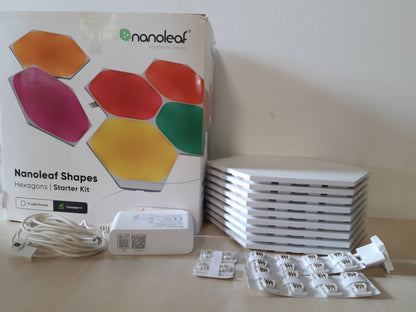 135013 - NANOLEAF Kit Fillestar Shapes Hexagon, 9 Panele LED Inteligjente RGBW - Ndriçim i Brendshëm me WiFi Modular, 16 Milion Ngjyra, Sinkronizim Muzike dhe Ekran, Përputhje me Alexa, Google, Apple, Për Dekorim dhe Lojëra