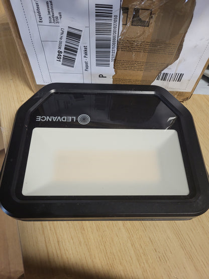 255543 - LEDVANCE Dritë LED GEN 3, e zezë, 50W, 5500lm, 100D - 830 E bardhë e ngrohtë | IP65 - Simetrike - Zëvendëson 100W