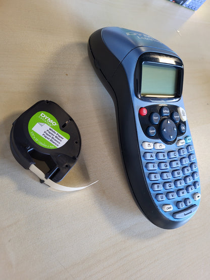 268313 - DYMO Makinë për Krijimin e Etiketave LetraTag LT-100H, Printer Etiketash Termik pa Bojë, me Tastierë ABC