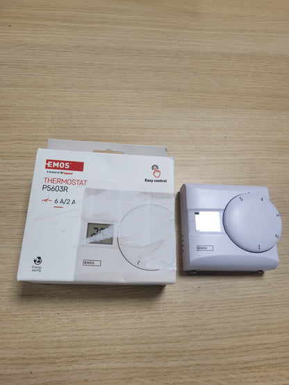 167912 - EMOS - Termostat Dixhital Dhoma me Ekran LCD, Manual, me Tel, Sisteme Ngrohjeje dhe Ftohjeje, Kontroll Temperatura 5-30°C, Montim në Sipërfaqe, Bateria Përfshihet, ngjyra e Bardhë
