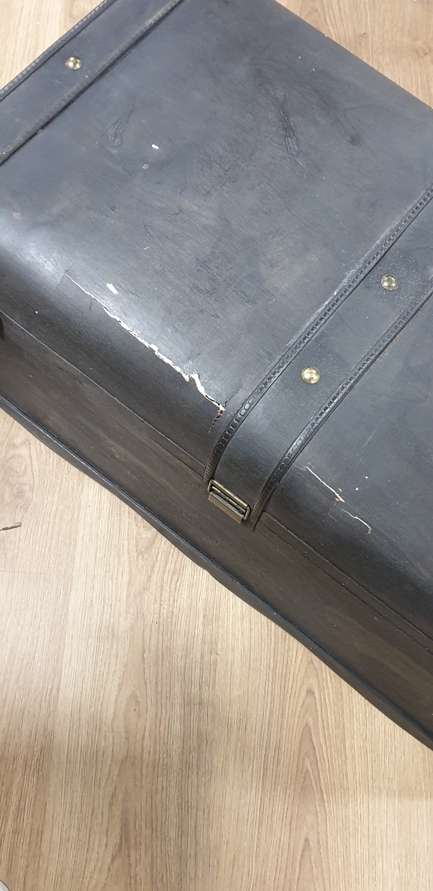 181624 - VIDAXL 60797 Arkë Thesari e Madhe në Ngjyrë të Zezë, Nga Druri