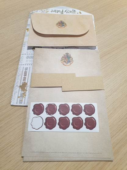267371 - ERIK GROUP Set Shkrimi Harry Potter - Letër Hoguorts, Letra Harry Potter, Zarfa Harry Potter, Mallra Zyrtare, Produkt i Licencuar