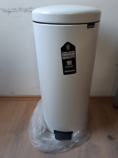 175086 - BRABANTIA 114748 Kosh Plehrash i Ri ICON me Pedale, Çelik Inox, i Bardhë, 30x34x67.5cm, Kapaciteti 30L