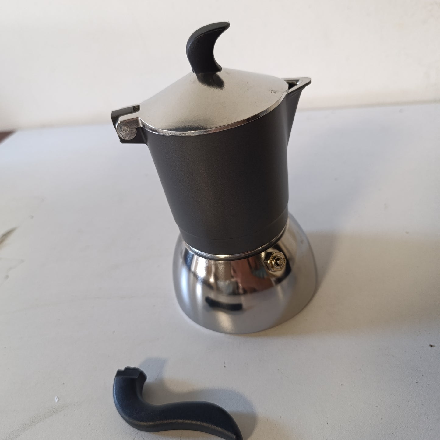 222008 - Bialetti - Makinë kafeje me induksion Fiammetta, 4 filxhanë (150 ml), e përshtatshme për të gjitha sobat, gri