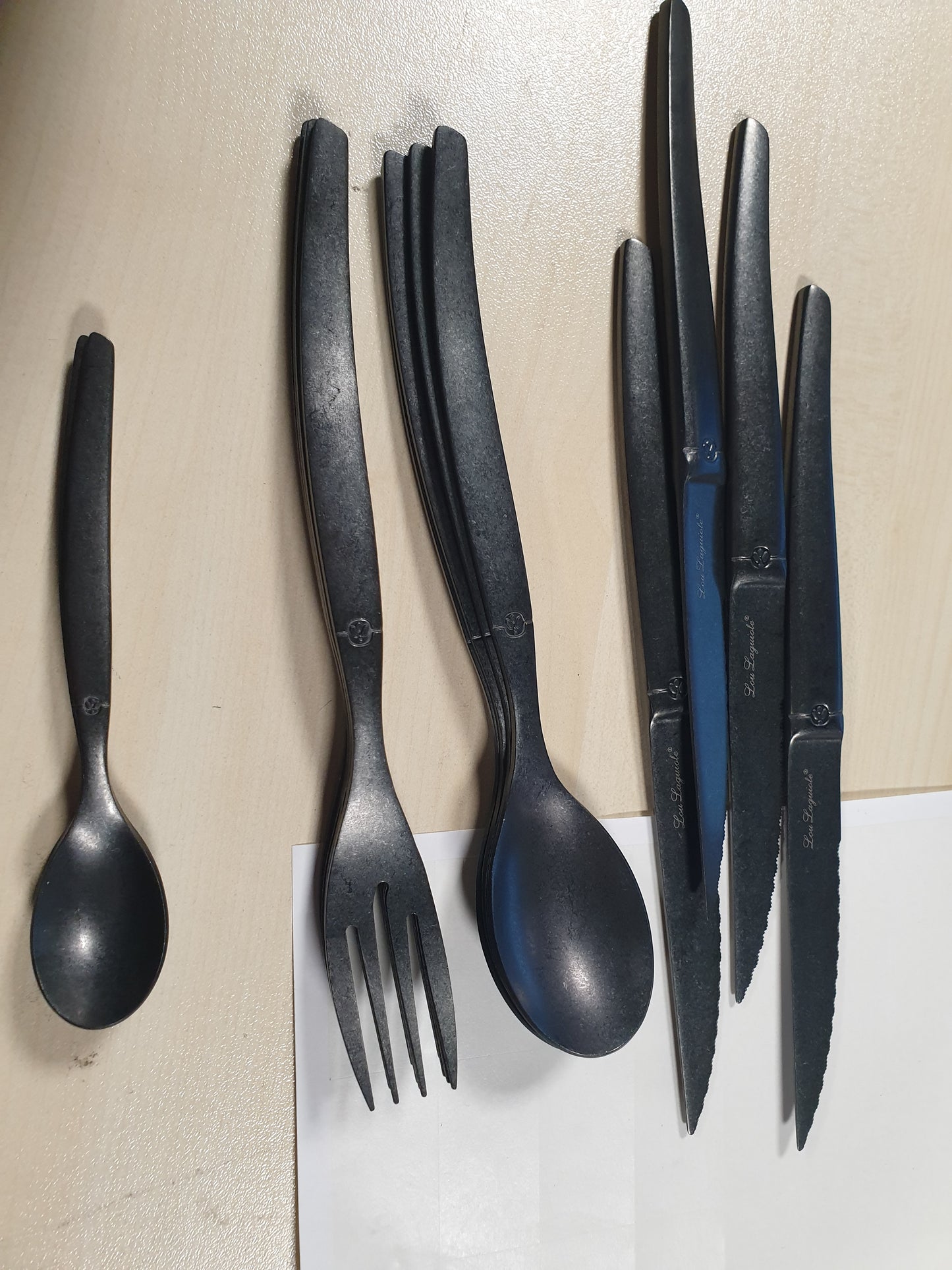 204731 - LOU LAGUIOLE - Set Takëmesh 16-Pjesësh për 4 Persona - Jet - Çelik Inox 18/0, Përfundim Mat PVD - i Zi