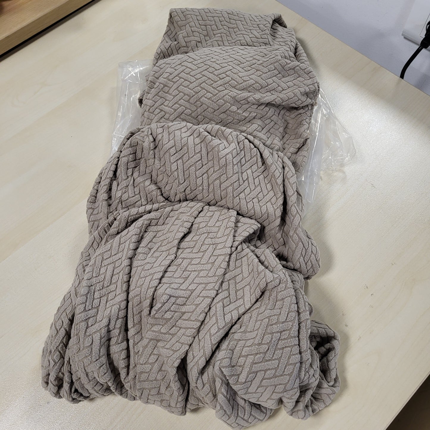 261234 - BOYIFEIJIE Mbulesë kolltuku me 1 vend, Mbulesa elastike për kolltuqe me xhepa, Mbrojtëse gjithëpërfshirëse për kolltuqe jacquard me vija për kolltuqe dhe kolltuqe televizive (Ngjyrë gri, Set me 4 pjesë)