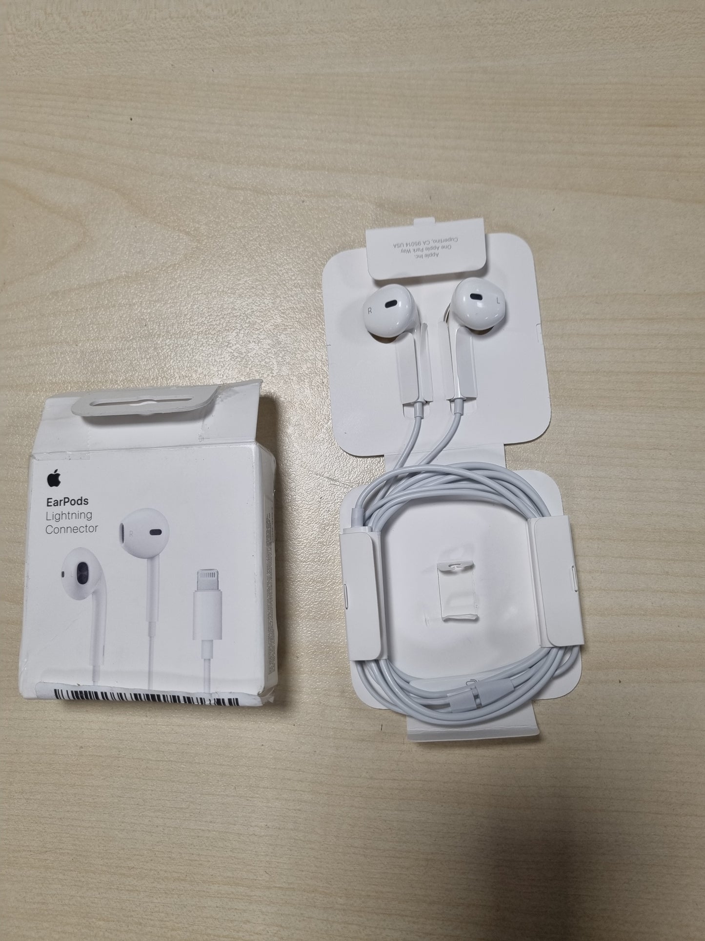 266816 - APPLE EARPODS ME LIDHËS LIGHTNING