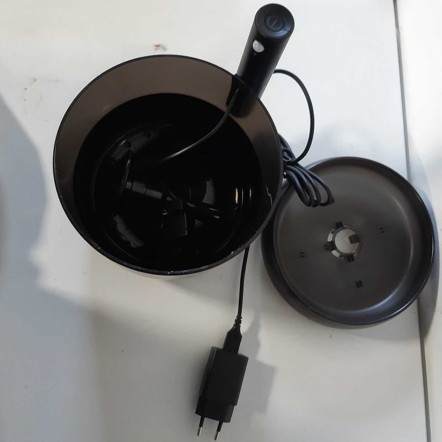 246705 - PHILIPS - Shatërvan për Macet, Shatërvan Inteligjent për Pije, Mbrojtje nga Rrjedhjet, Monitorim Mbushjeje, Aktivizim Lëvizjeje, I Qetë si Pëshpëritje (PAW3210/02)