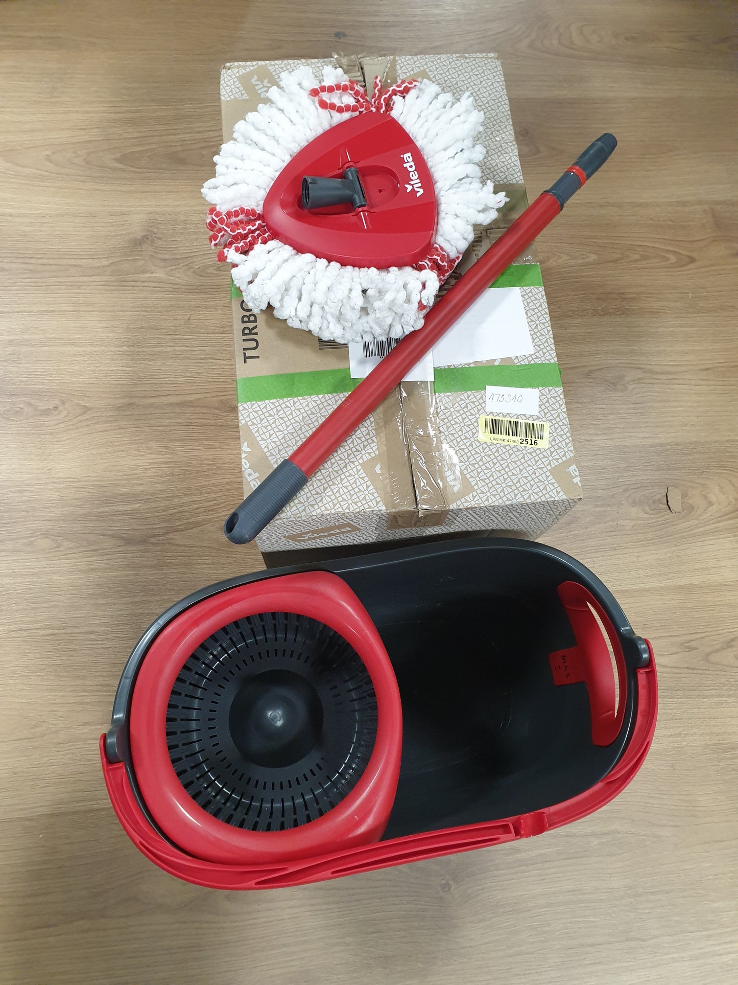 175310 - VILEDA Set i Plotë Mop Turbo - Mop Mikrofibre me Dorëzë Teleskopike, Kovë me Mekanizëm Rrotullimi, Sistem Higjienik dhe i Qëndrueshëm Mopimi me Pedal, Për Pllaka, Dysheme Laminati dhe Parketi, Paketim Ekologjik