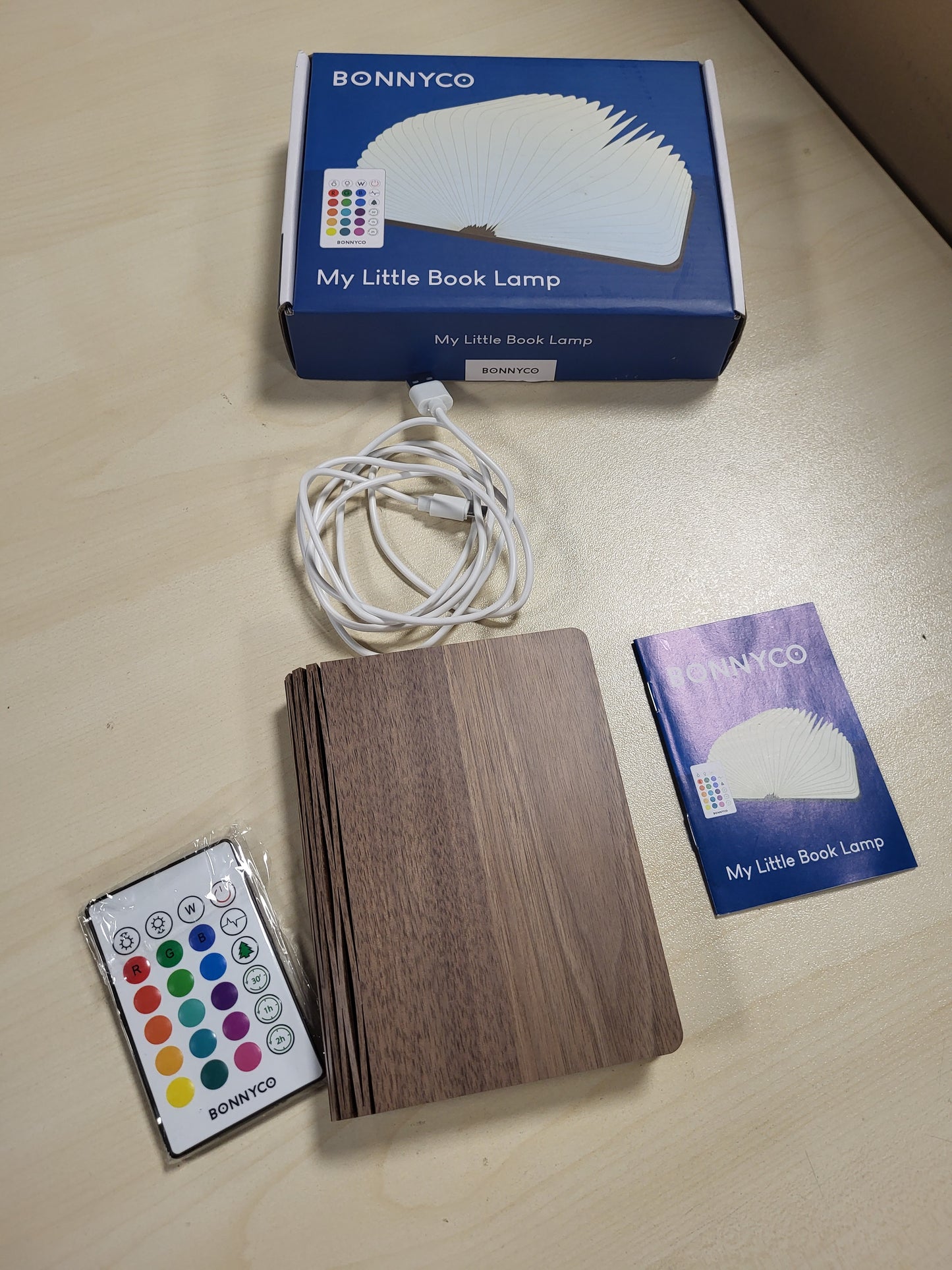218354 - BONNYCO Llambë Libri LED prej Druri e Palosshme me Telekomandë, 16 Ngjyra dhe Kohëmatës, Llambë Pajisjesh Lumio