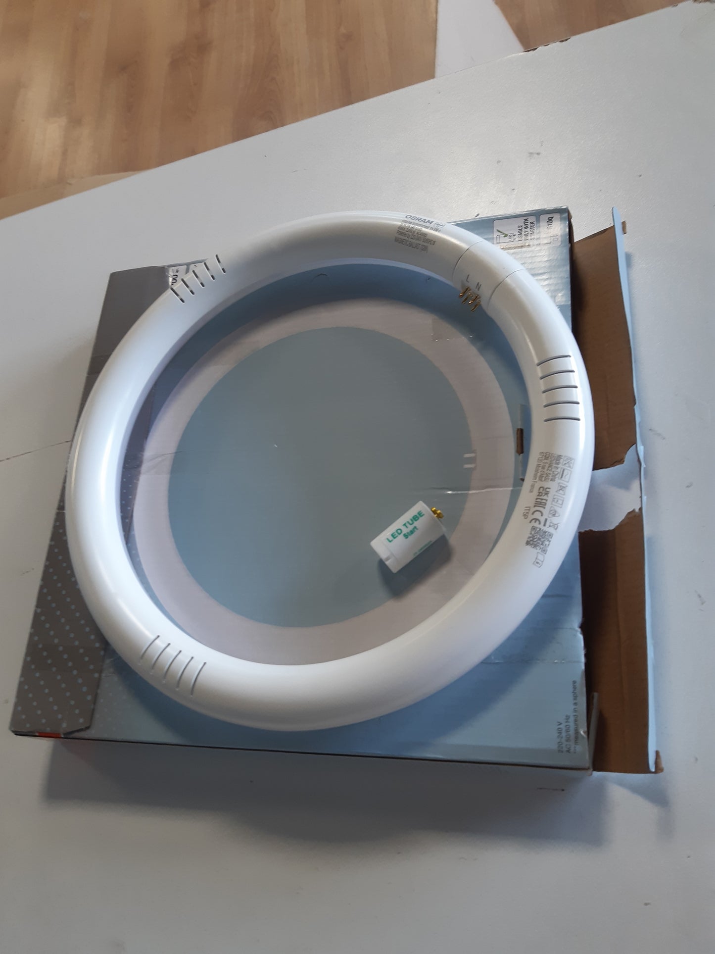 256858 - OSRAM LED TUBE T9C EM 32, tub LED 18.3W, 2200lm, 4000K, dritë e bardhë e ftohtë