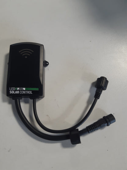 231023 - JBL LED SOLAR CONTROL 6191800, njësi kontrolli për dritat solare LED JBL, e kontrollueshme nëpërmjet aplikacionit falas, 5 programe