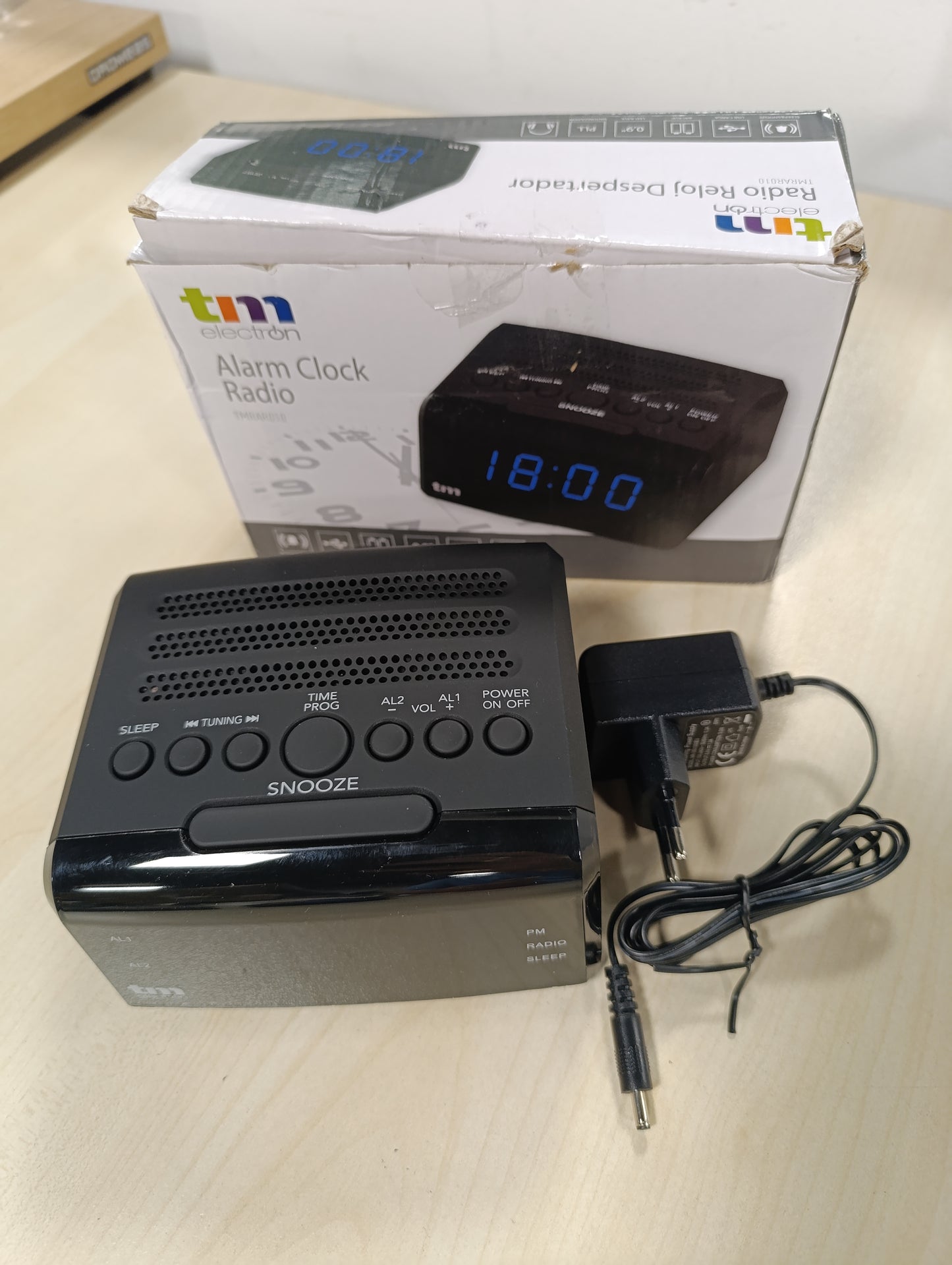 228259 - TM ELECTRON - Radio me orë alarmi dixhitale PLL, e zezë