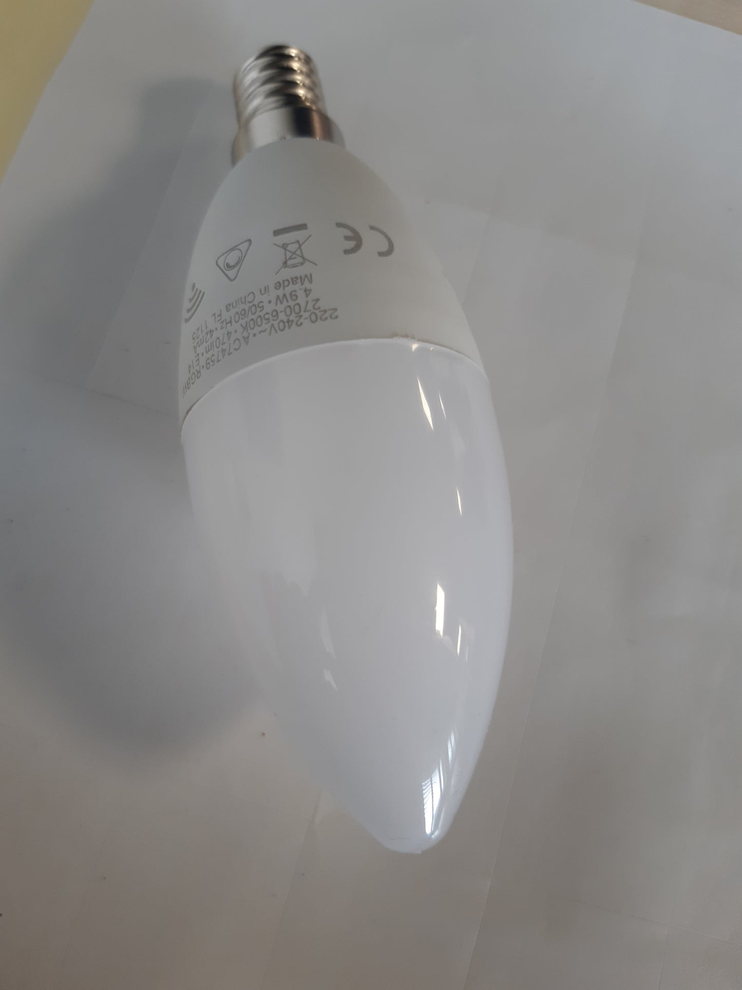 248080 - OSRAM SMART+ MATTER Llambë LED klasike Shumëngjyrëshe në formë B, 4.9 W, 470 lm, 2700-6500 K, e pajtueshme me altoparlantë inteligjentë, e errësueshme, mat