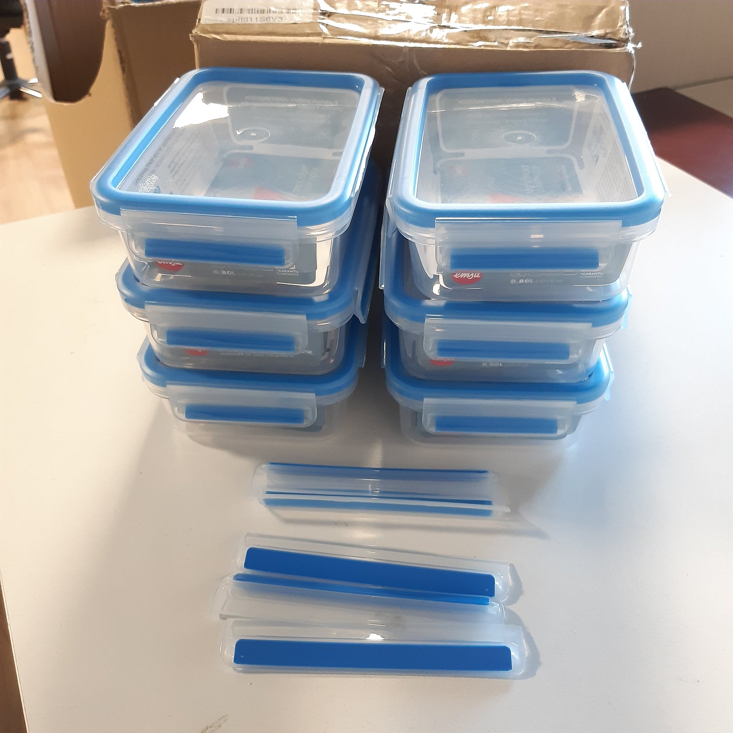 226977 - Emsa Enë plastike për ruajtjen e ushqimit Clip&Close Fresh, 0.8 l, 100% pa BPA, të sigurta për lavastovilje dhe mikrovalë