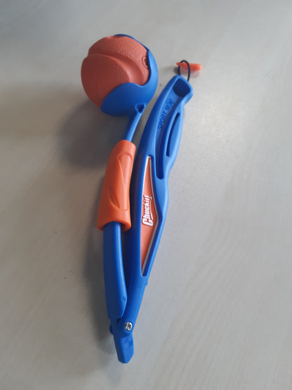 263742 - CHUCKIT! Hedhës Mini 18M Fetch & Fold, hedhes topash për qen, i palosshëm për ruajtje kompakte, i palosshëm me topa mesatarë, vjen me 1 top mesatar Fetch