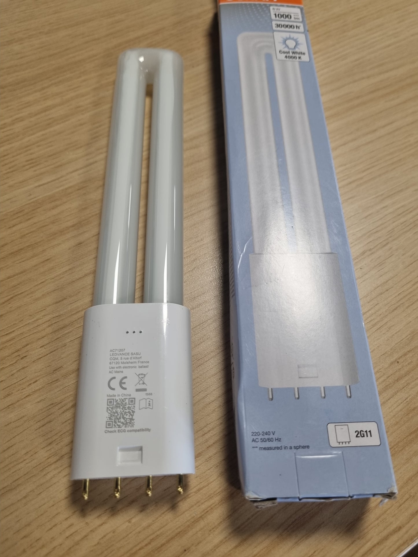 184284 - OSRAM Llambë LED DULUX L 18 për prizë 2G11, 8 vat, 1000 lumen, ngjyra e bardhë e ftohtë (4000K), zëvendësim për llambat konvencionale 18W