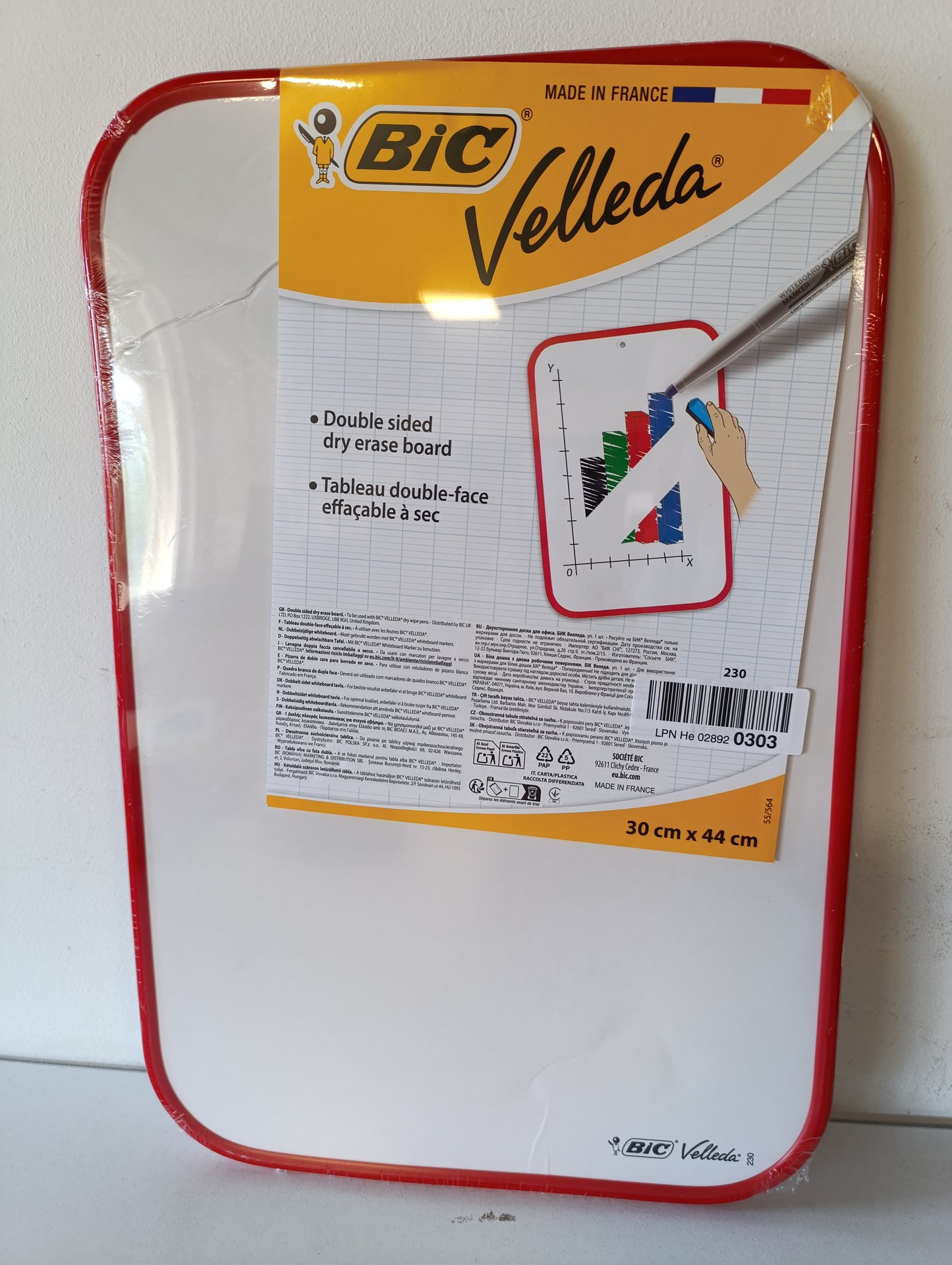 267153 - BIC Velleda Tabelë e vogël me dy anë për shkrim, 30x44cm, Kornizë e kuqe, ideale për pajisje shkollore dhe zyre