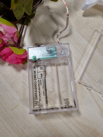 225150 - DRITA TELI DEKORATIVE - Trëndafila, lule, rozë, me bateri, 2 m/20 LED, 42 lule të kuqe, për dekorim